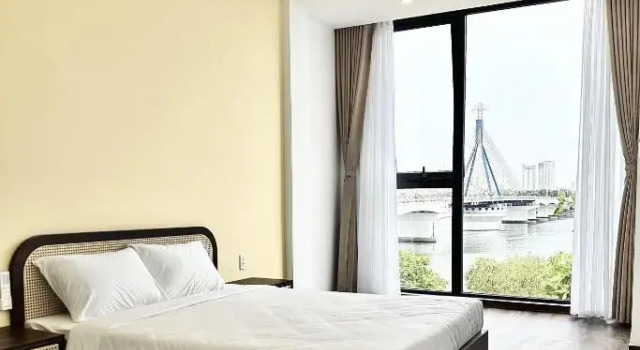Han Riverine Hotel & Cafeteria DaNang, Забронировать Отель Annicco , рядом с Музей изящных искусств Дананга