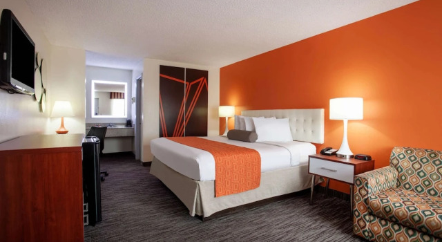 Двухместный номер Standard с балконом Howard Johnson by Wyndham Vero Beach/I-95