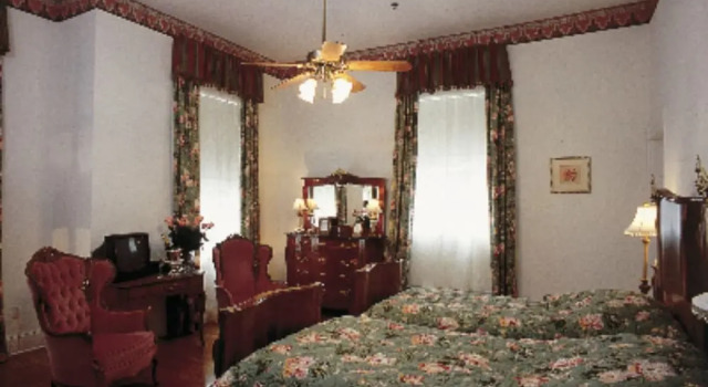 Hubbard Mansion B&B, Забронировать Отель «постель и завтрак» Отели Нового Орлеана 3 звезды, рядом с Brevard-Clapp House, 3*