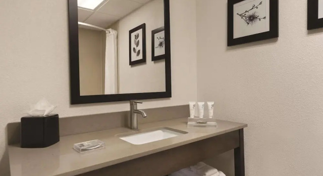 Люкс c 1 комнатой Country Inn & Suites by Radisson Raleigh-Durham Airport NC