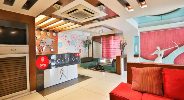 OYO 13372 Hotel Laksh Residency, Prenota Hotel Anand Gujarat