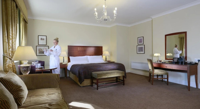 Четырёхместный номер Deluxe Macdonald Portal Hotel, Spa & Golf Resort