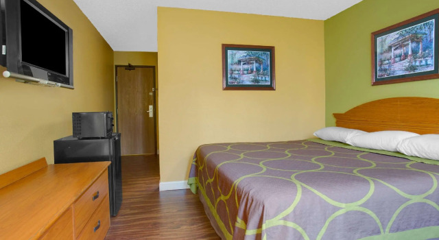 Двухместный номер Standard Super-8-Gainesville-I-75-Hospital-University-Area