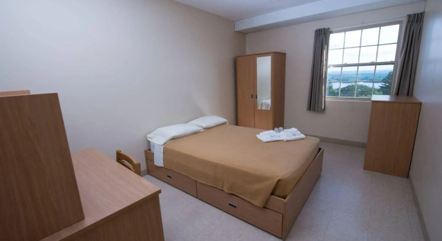 UNB Fredericton Summer Hotel, Забронировать Отель Отели River Valley с бассейном, Бассейн