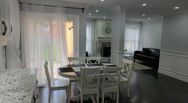 QuickStay - Beautiful 5bdrm House in Vaughan, 预订 酒店 沃恩 York, Durham and Hills of Headwaters