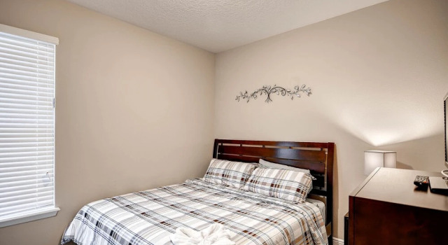 4329ac - Solterra Gated Resort 5 Bedroom Home by RedAwning