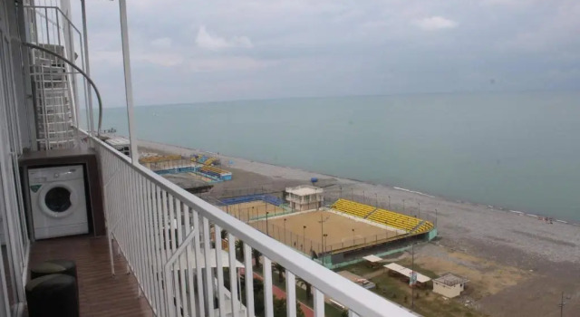 Kvartira Vozli More Vden 100 Lari, Book Hotel Batumi 
