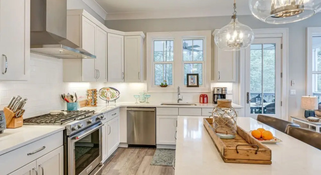 Коттедж с 3 комнатами Stunning Santa Rosa Beach Home, 1/2 Mi to Ocean!