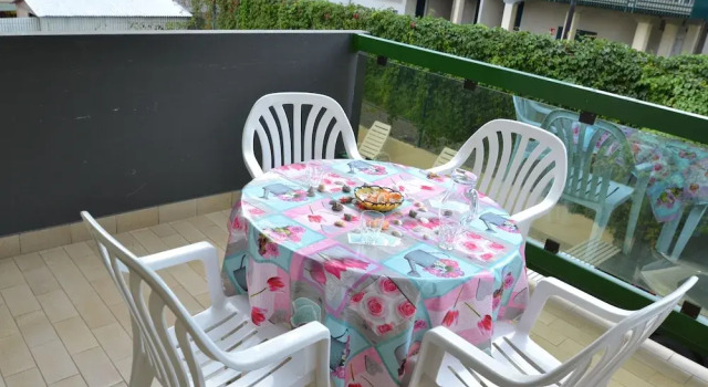 Flat With Common Pool in Bibione - Beahost, Prenota Appartamento Hotel a Veneto con parcheggio, Parcheggio