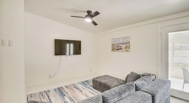 Walk to Romano Beachfront Park: Airy Home w/ Yard, Забронировать Дом для отпуска Виллы штата Флориды, Вилла