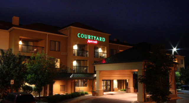 Courtyard Flint by Marriott
