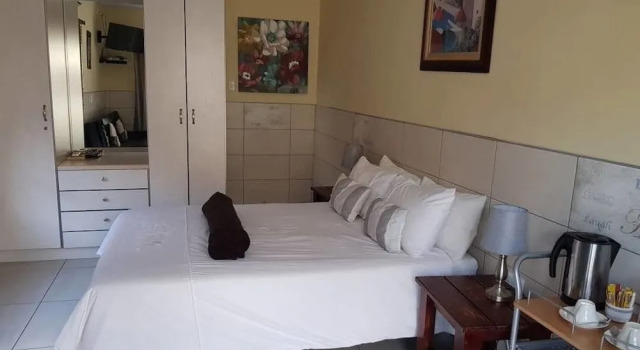 Esperanca Guesthouse, Book Hotel Hoteller i Windhoek med parkering, nær Baines Shopping Centre Windhoek, Parkering