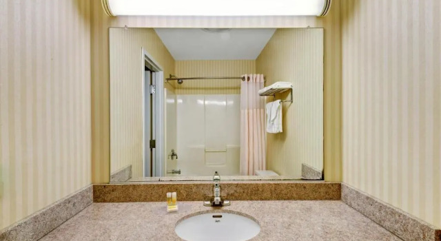 Номер Standard Econo Lodge Bethel - Danbury