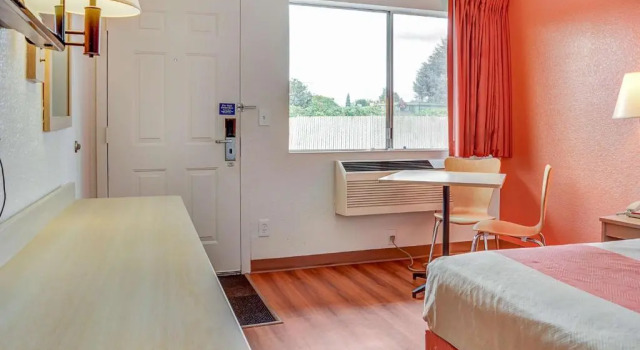 Двухместный номер Deluxe Motel 6-Portland, OR - Central