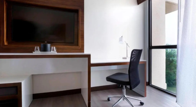 Номер Standard Marriott Greensboro Airport