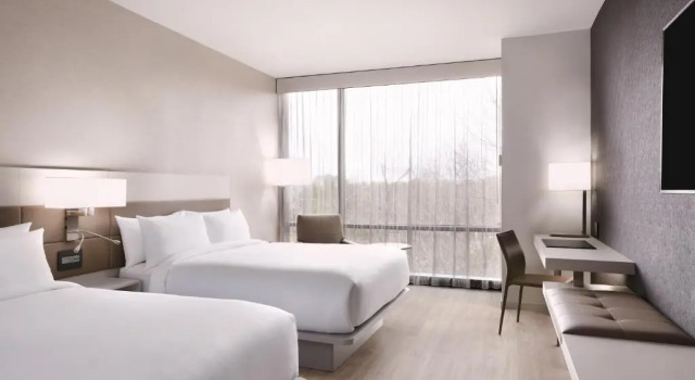 Четырёхместный номер Standard AC Hotel by Marriott Charlotte SouthPark