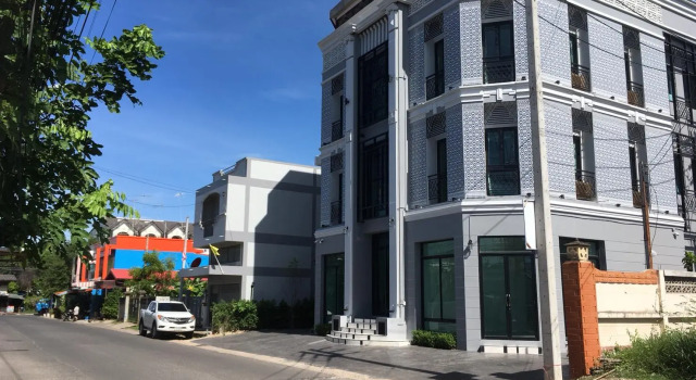 Кровать в общем номере Anakin Boutique Hotel