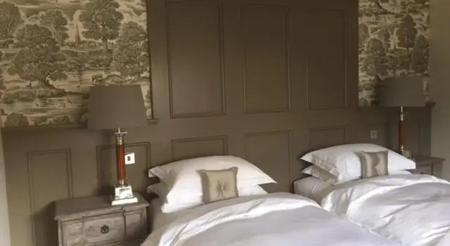 Hill Farm Bed and Breakfast, Book Landbrugsophold Hoteller i Great Massingham med parkering, Parkering