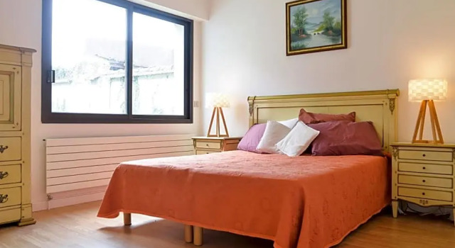 Les  Grands Tilleuls, Đặt Khách sạn Guignes-Rabutin Pháp
