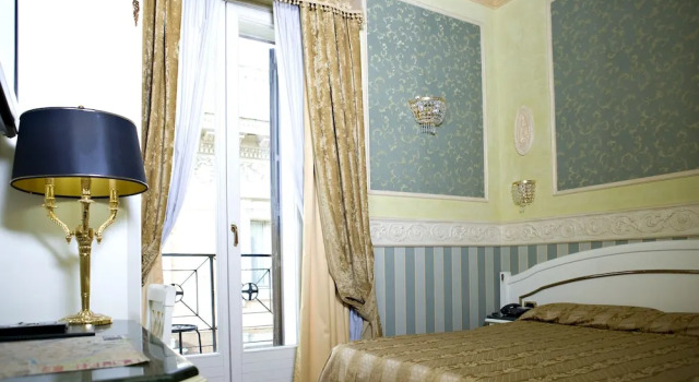 Deluxe Doppel Zimmer mit Balkon und mit Stadtblick AH SUITES Montecitorio