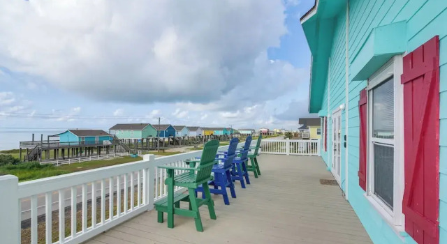 Коттедж Walk to Beach: Home w/ Hot Tub & Deck in Gilchrist