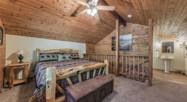 Well-appointed Alto Cabin w/ Fire Pit & Pool Table, Varaa Lomakoti Alto New Mexico
