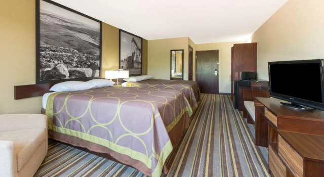 Standard quadruple chambre Super 8 by Wyndham Perry