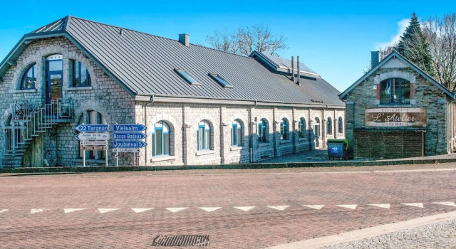 Holiday Home With Garden, Забронировать Дом для отпуска Отели Льернёкс с парковкой, Парковка