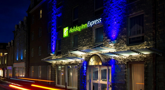 Кровать в общем номере Holiday Inn Express Aberdeen City Centre by IHG