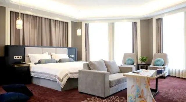 Люкс Deluxe Hangzhou Fuyang Blue Diamond International Castle Hotel