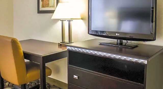 Люкс Quality Inn & Suites Mansfield