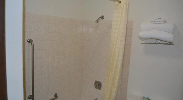Standard Vierer Zimmer Bloomer Inn & Suites