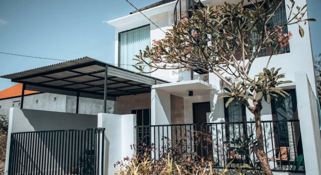 Hidden Oasis With A Pool+balcony & Private Rooftop, Boek Hotel Benoa Bali