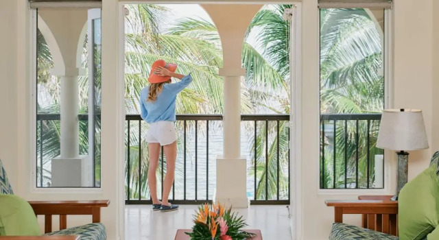 Люкс рядом с пляжем SunBreeze Suites