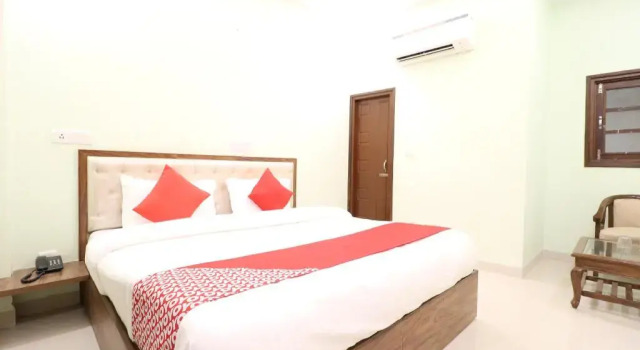 Hotel Pearl 42 by OYO Rooms