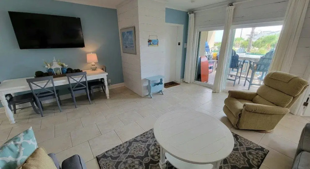 Desoto Beach Club 1 Tybee Vacation Rentals, Boek Appartement Hotels in Georgia met parkeren, Parkeren