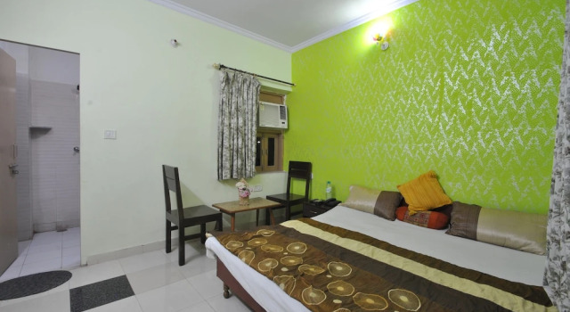 Номер Deluxe Satkar Hotel