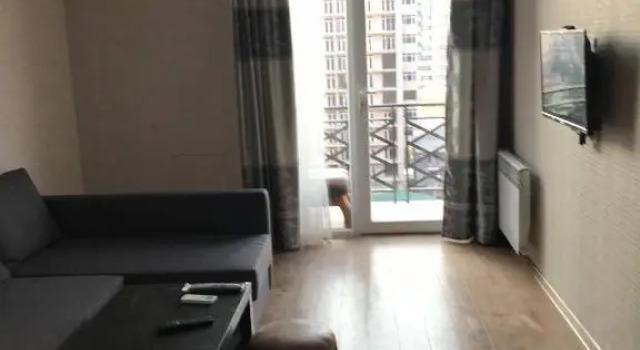 2-Zimmer Wohnung In Einem Wohnhaus, Book Hotel Batumi 