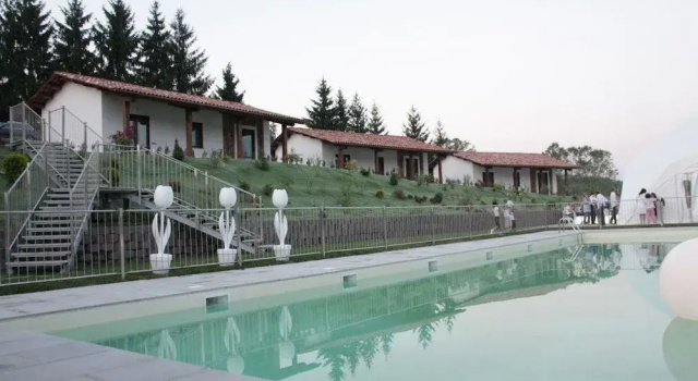 il groglio, Boek Hotel Hotels in Mondole Ski met parkeren, Parkeren