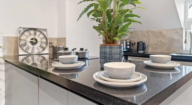 Wonderful Stay 2 Bedrooms Flat, Varaa Huoneisto Asunnot kohteessa Merseyside, Huoneisto