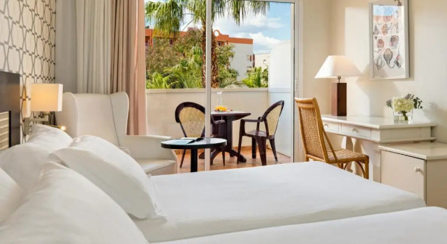 Двухместный номер H10 Salauris Palace