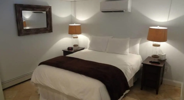 Sea Rose Suites, Varaa Hotelli Hotellit New England uima-altaalla, Uima-allas