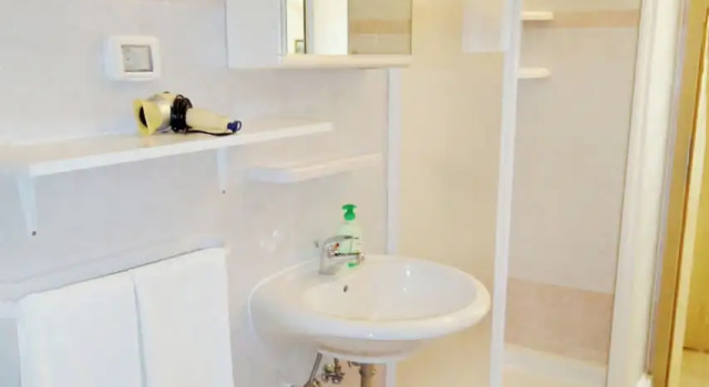 Апартаменты c 1 комнатой с балконом и с видом на сад Apartment With Terrace and Garden Access