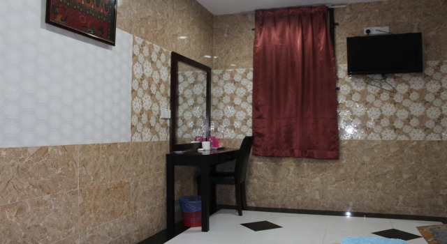 Nilai H-2 Hotel, Varaa Hotelli Hotellit Nilai pysäköinnillä, Pysäköinti
