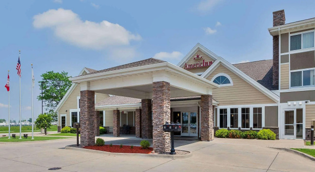 Номер Standard AmericInn by Wyndham Monmouth