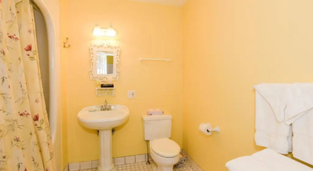 Двухместный номер Standard с балконом Payne's Harbor View Inn