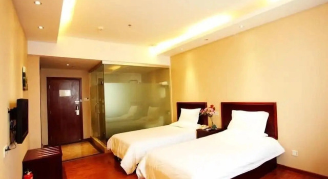 Двухместный номер Standard GreenTree Inn Guangzhou Panyu Bus Station Business Hotel