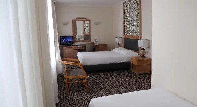 Трёхместный номер Hotel Mundial
