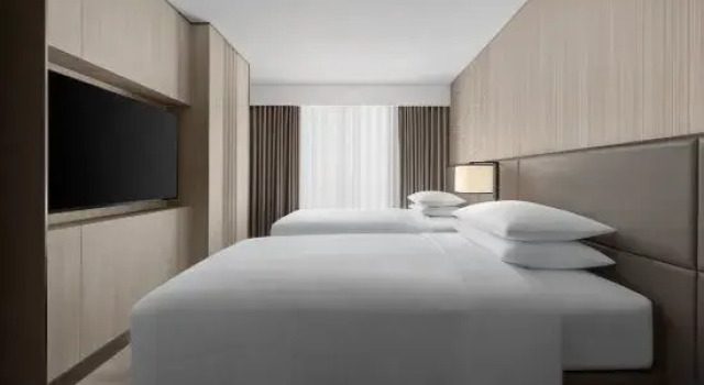 Четырёхместный люкс с 2 комнатами с видом на город Marriott Executive Apartments, Bangkok Townhall Sukhumvit