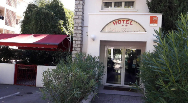 Hôtel les Troenes, Rezerwuj Hotel Hotele w Montpellier ze śniadaniem, Śniadanie